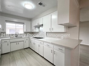 8622 5th St in Downey, CA - Building Photo - Building Photo