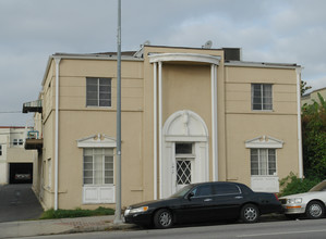 1617 Hillhurst Ave in Los Angeles, CA - Building Photo - Building Photo