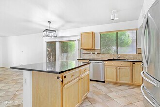 1462 W Blue Ridge Way in Chandler, AZ - Building Photo - Building Photo