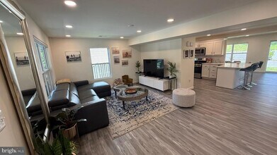 1212 Parrish Dr in Rockville, MD - Building Photo - Building Photo