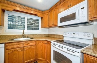 4095 Bonita Rd in Bonita, CA - Building Photo - Building Photo