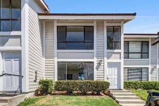 25885 Trabuco Rd in Lake Forest, CA - Building Photo