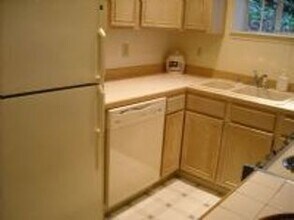 2740 118th Ave SE in Bellevue, WA - Building Photo - Building Photo