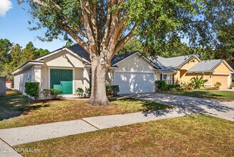 8342 Staplehurst Dr W in Jacksonville, FL - Building Photo - Building Photo