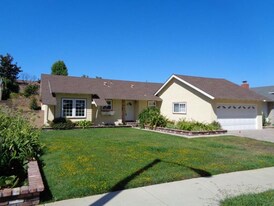 1131 Knollwood Dr in Thousand Oaks, CA - Building Photo