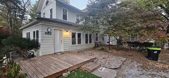 882 Locust Dr in Roanoke, IN - Building Photo