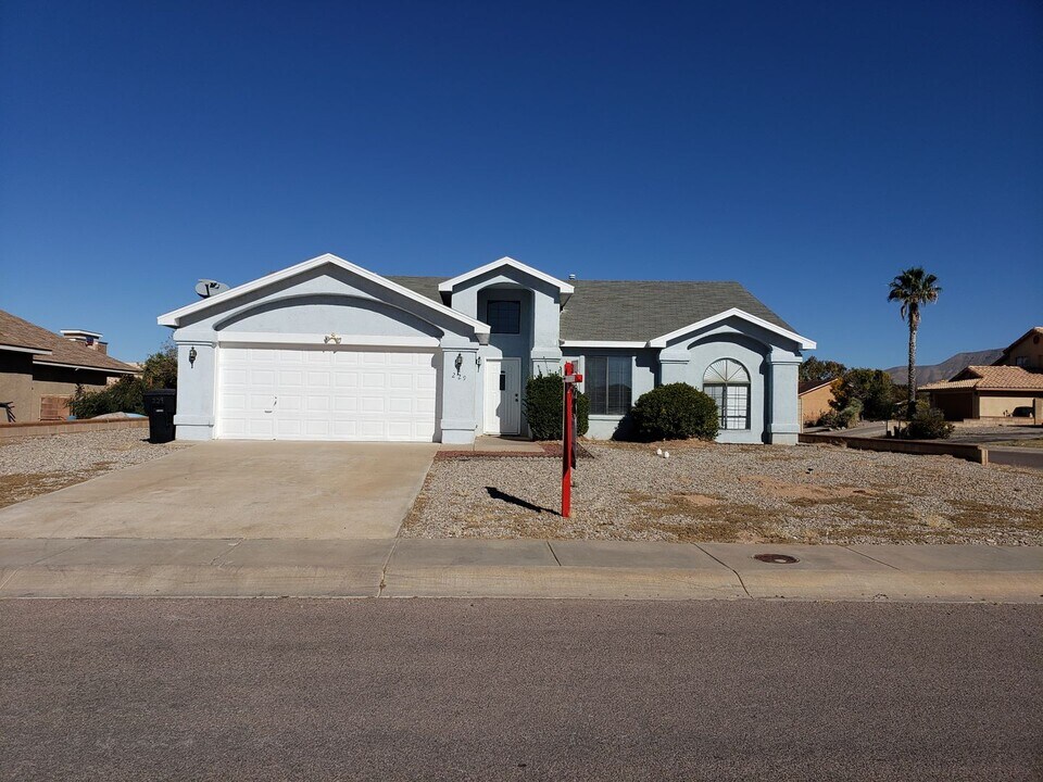 229 Ascot Parade in Alamogordo, NM - Building Photo