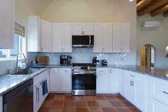 5 Anadarko Road in Ranchos De Taos, NM - Building Photo - Building Photo