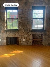 247 W 10th St in New York, NY - Building Photo - Building Photo