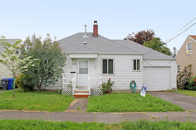 8723 SE Taylor St in Portland, OR - Building Photo - Building Photo
