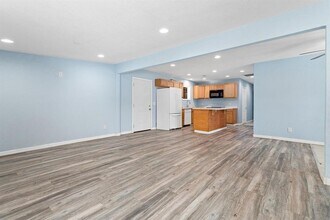 107 W New Jersey St in Orange, TX - Building Photo - Building Photo