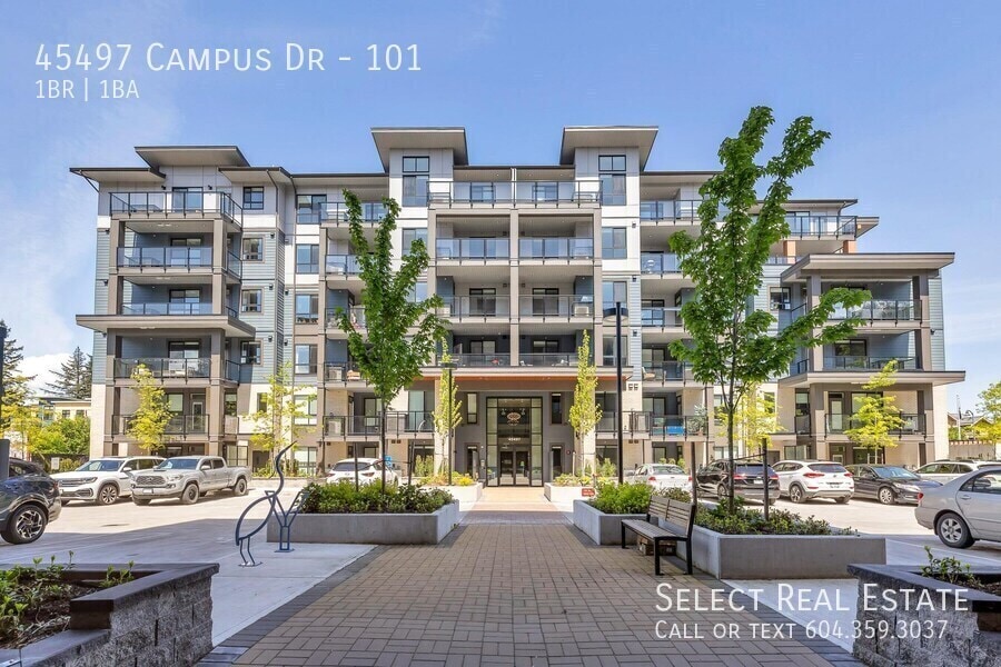 45497 Campus Dr in Chilliwack, BC - Building Photo