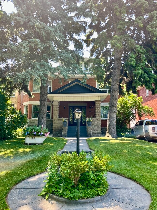 property at 7 High Park Blvd