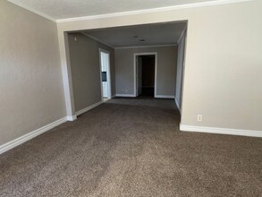 1715 NW Maple Ave in Lawton, OK - Building Photo - Building Photo