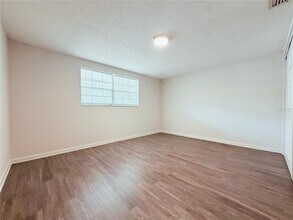 5305 Oakwood Ct in Tampa, FL - Building Photo - Building Photo