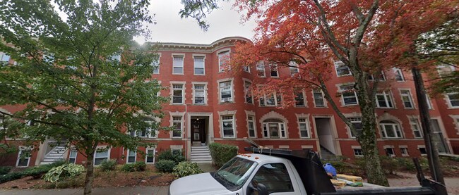 10 Strathmore Rd, Unit 3 in Brookline, MA - Building Photo - Building Photo