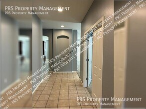 4221 E Crest Ct in Gilbert, AZ - Building Photo - Building Photo