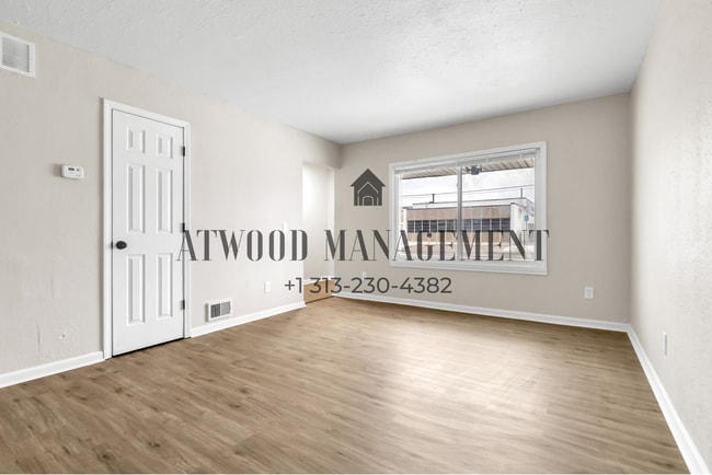 This beautifully updated 3-bedroom, 1-bath single-family home is ready for move-in! in Detroit, MI - Building Photo - Building Photo