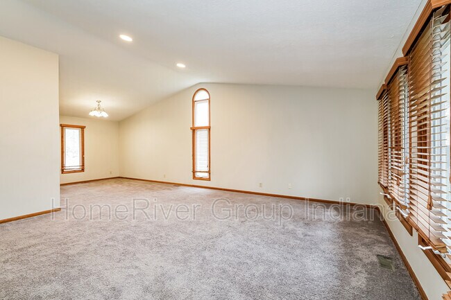 712 Daffon Dr in Indianapolis, IN - Building Photo - Building Photo