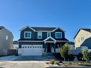 1997 W 900 N in Layton, UT - Building Photo - Building Photo