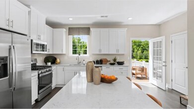 81 Crimson Dr in Manalapan, NJ - Building Photo - Building Photo