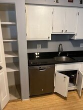 7610 Woodview St in Westland, MI - Building Photo - Building Photo