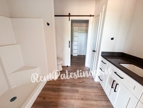 114 Private Rd 8835 in Palestine, TX - Building Photo - Building Photo