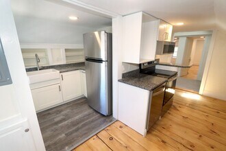 119 Locust St in Dover, NH - Building Photo - Building Photo