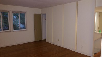 7638 Dale Ave-Unit -7638A in Richmond Heights, MO - Foto de edificio - Building Photo