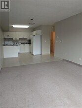 239 Auburn Dr in Waterloo, ON - Building Photo - Building Photo