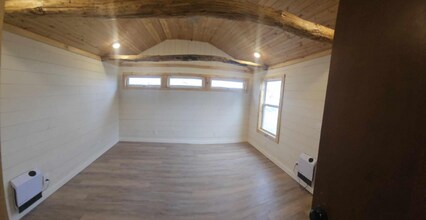 127 W Colfax St in Hastings, MI - Foto de edificio - Building Photo