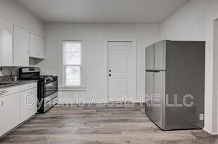 510 W 3rd St in Pittsburg, KS - Building Photo