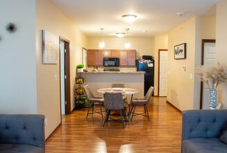 Tradition Pointe in Ankeny, IA - Foto de edificio - Building Photo