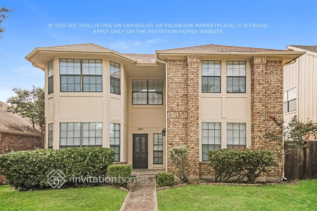 2146 Falcon Ridge Dr in Carrollton, TX - Building Photo