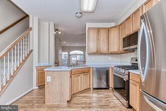 5832 Cowling Ct in Alexandria, VA - Building Photo - Building Photo