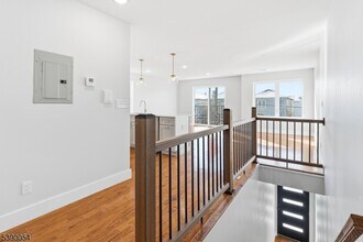 68 Main St in Newark, NJ - Building Photo - Building Photo