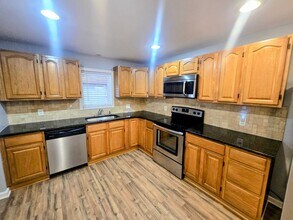 1542 Washington St in Easton, PA - Building Photo - Building Photo