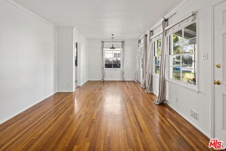 4925 Stern Ave in Los Angeles, CA - Building Photo - Building Photo