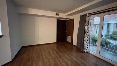 8713 Ballard Rd in Des Plaines, IL - Building Photo - Building Photo