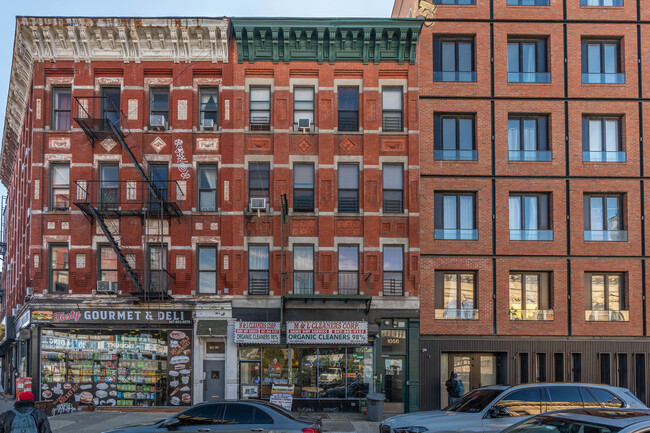 1058 Greene Ave in Brooklyn, NY - Foto de edificio - Building Photo