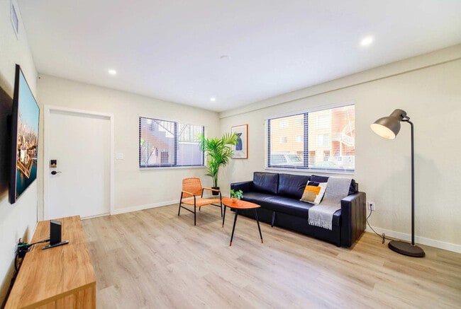 700 SW 11th Ave, Unit FL1-ID1022474P in Miami, FL - Building Photo - Building Photo