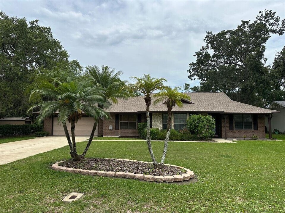 4 Fairgreen Ave in New Smyrna Beach, FL - Building Photo