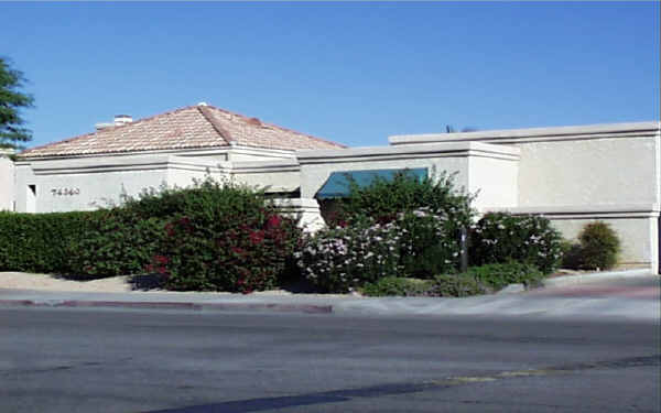 74340 Magnesia Falls Dr in Palm Desert, CA - Building Photo