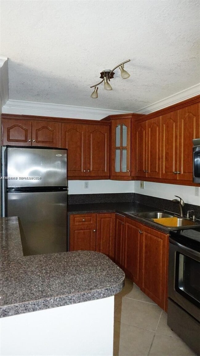 15640 SW 80th St in Miami, FL - Building Photo - Building Photo