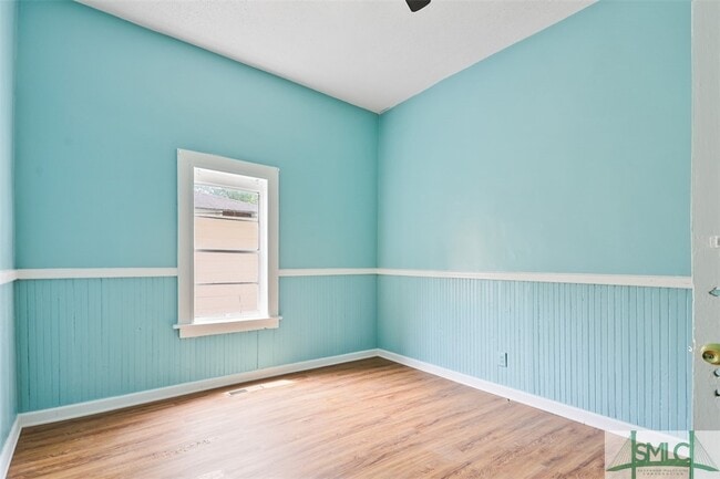 property at 917 Elliott Ave