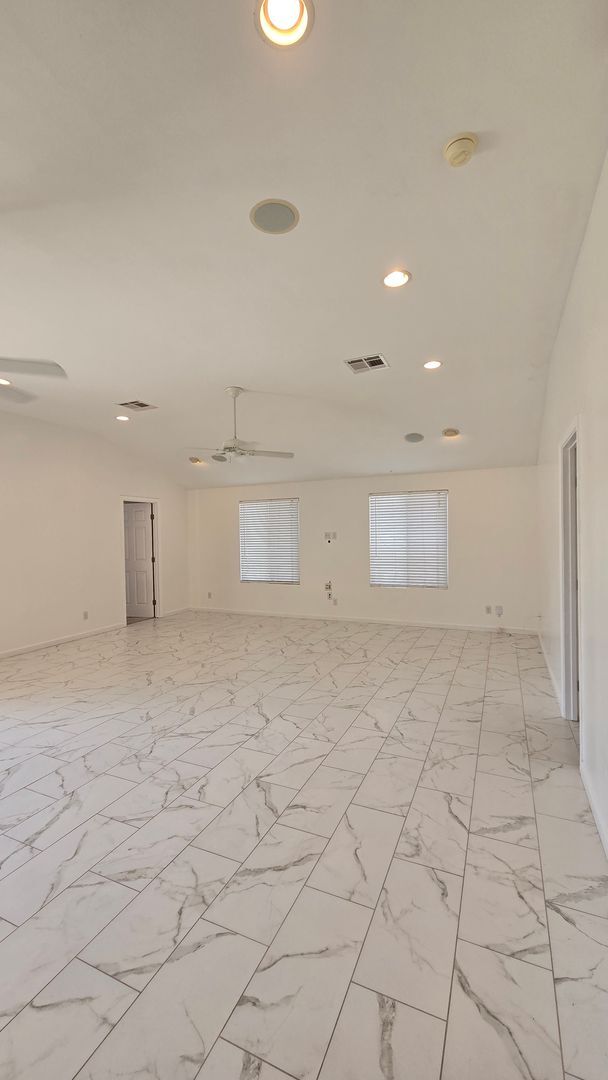 10315 Cheyenne Dr in Bakersfield, CA - Building Photo - Building Photo