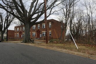 2851 Denver St SE in Washington, DC - Building Photo - Building Photo