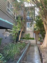 7033 Ramsgate Pl, Unit A in Los Angeles, CA - Building Photo - Building Photo