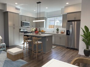 1258 E Santa Clara St in Ventura, CA - Building Photo - Building Photo