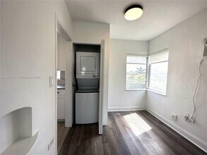 1910 Biarritz Dr in Miami, FL - Building Photo - Building Photo